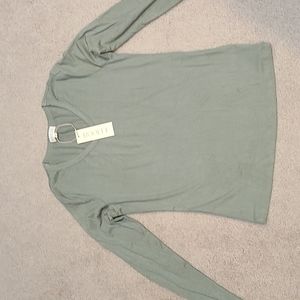 Small olive green long sleeve v-neck